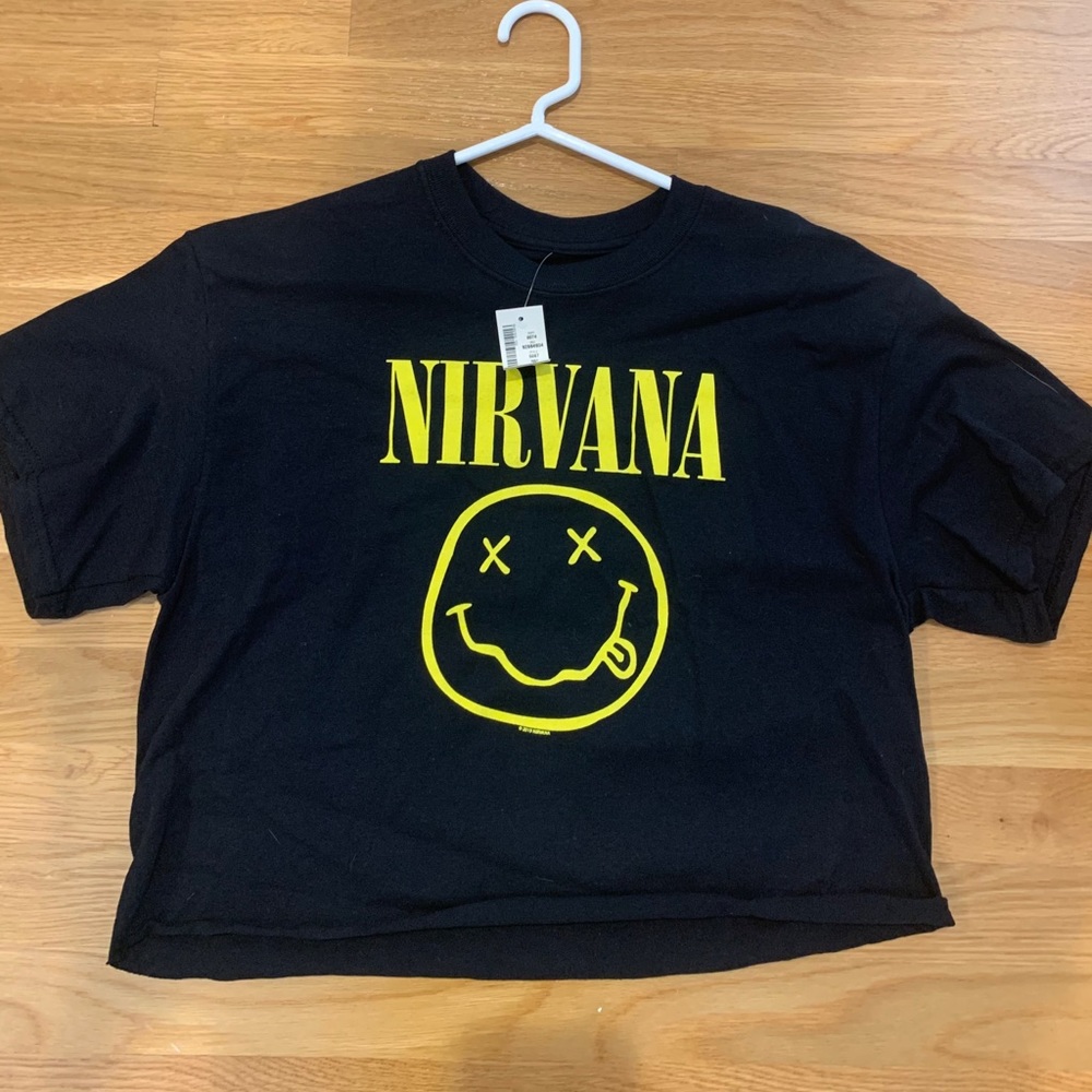 Tillys cropped graphic tee